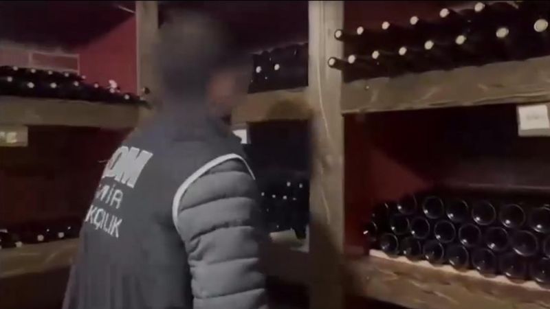 İzmir'de kaçakçılık operasyonu: 42 kişi gözaltına alındı