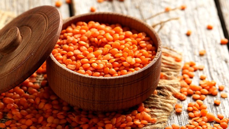 Mercimek suyunu yüzünüze sürün, neler oluyor izleyin…