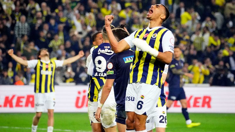 Fenerbahçe'de Alexander Djiku, cezalı duruma düştü