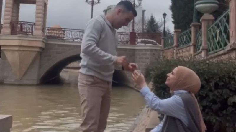 Eskişehir'de genç kız harçlıklarını biriktirip erkek arkadaşına evlilik teklif etti