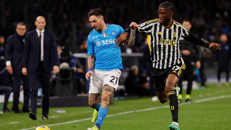 Napoli'den Juventus'a darbe! Evinde yendi