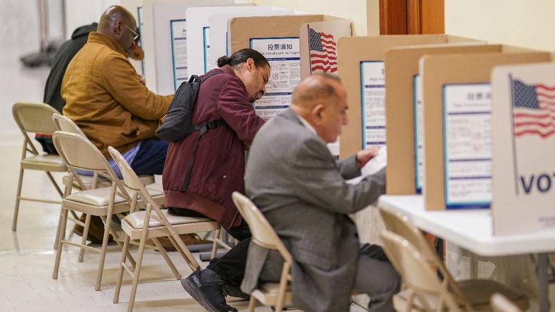 ABD'de gözler Süper Salı seçimlerinde: 15 eyalette sandık kuruldu