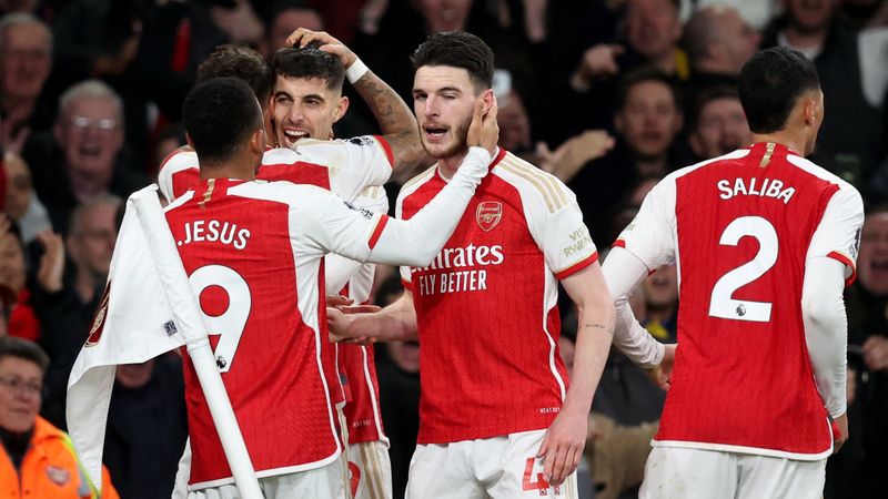 Arsenal, Brentford engelini iki golle aştı