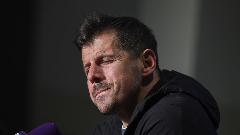 Fenerbahçe tribünlerinden maç öncesi Emre Belözoğlu'na tepki