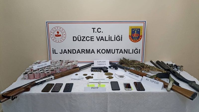 Düzce'de zehir tacirlerine operasyon: 7 kişi gözaltına alındı