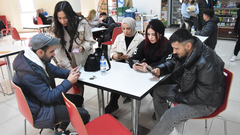 Dijital mecralardaki kolay kazanç, gençlerin geleceğini olumsuz etkiliyor