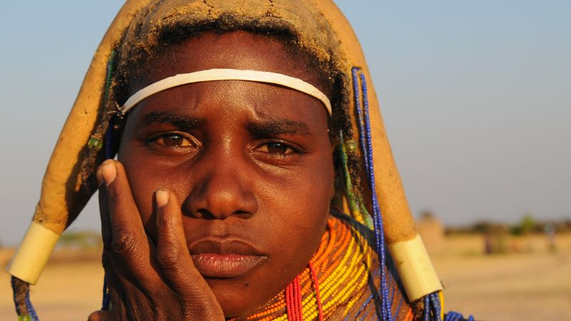 Angola'da büyücü olmadığını kanıtlamak isteyen 50 kişi içtiği sıvıyla öldü