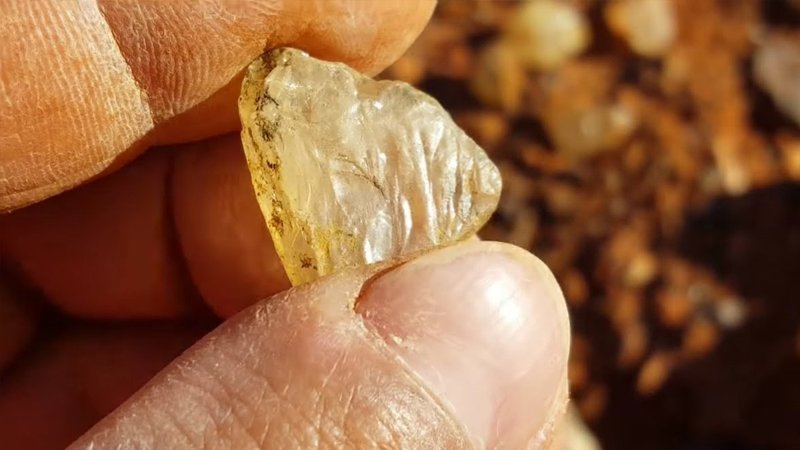 Altını tahtından indirecek! Yatırım isteyen bu taşlara yöneliyor…