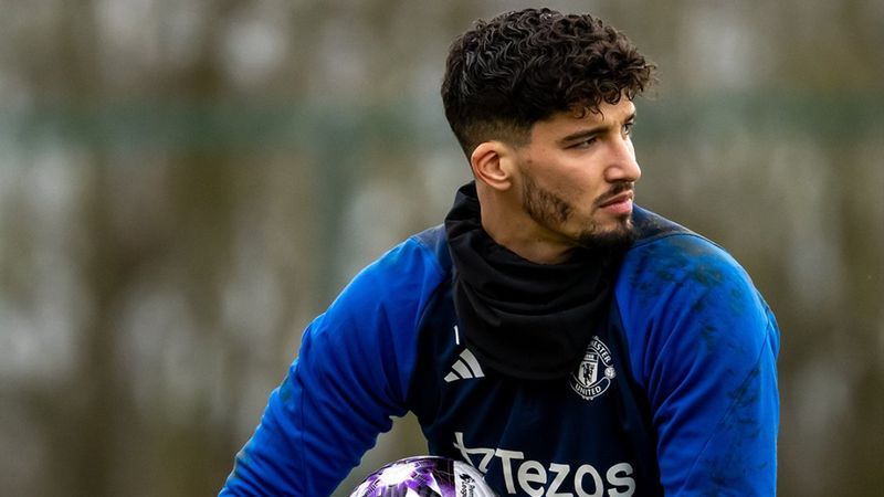 Manchester United kötü haberi verdi! Altay Bayındır sakatlandı
