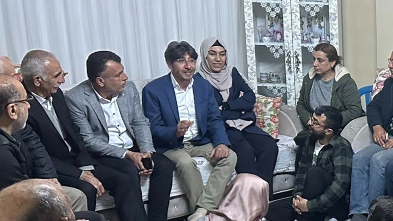 CHP Mersin'de DEM'in adayı için ev ziyaretlerine başladı