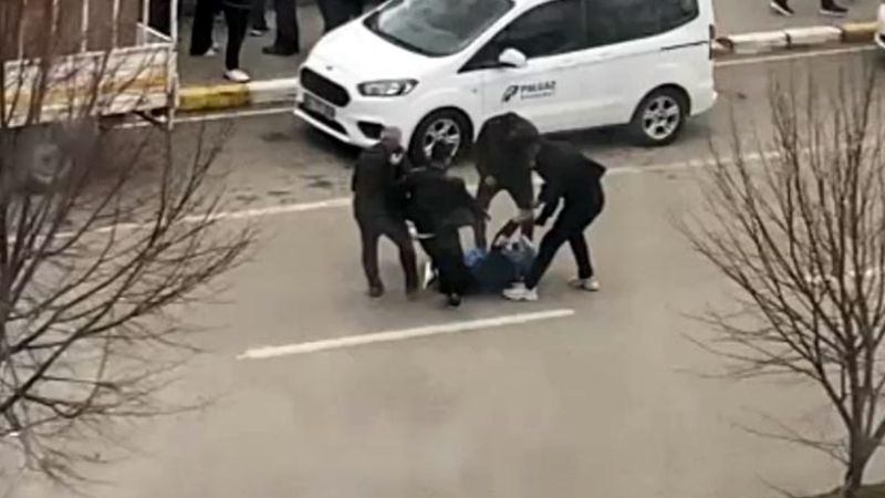 Kocaeli'de trafik tartışması: Tekme tokat dövdüler