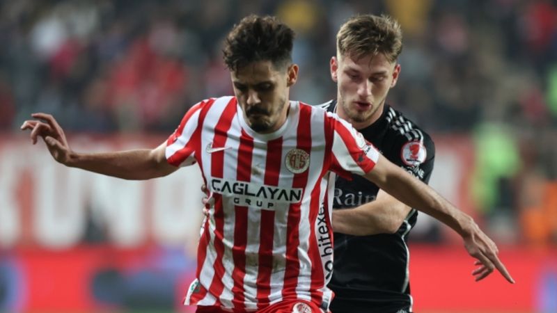 Beşiktaş - Antalyaspor maçının muhtemel 11'leri
