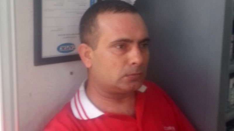 Antalya'da husumetli olduğu şahsın üzerine kurşun yağdırdı