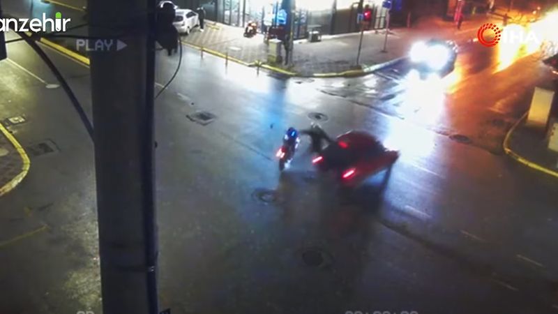 İstanbul trafiğinin bitmeyen tartışması: Motosikletliler mi haklı otomobil sürücüleri mi?