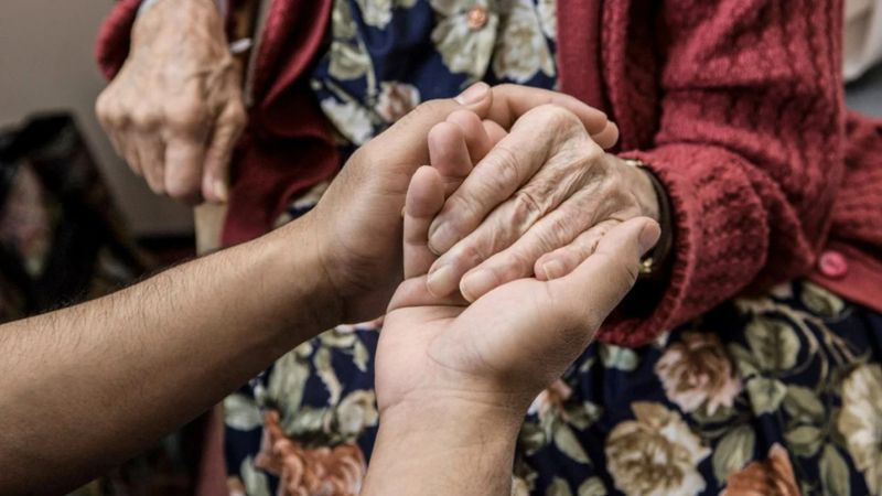 Araştırma sonucu yayınlandı! Yaşlıları en çok aileleri 'mutlu' ediyor