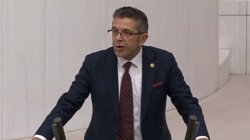 İyi Partili Yasin Öztürk, Özgür Özel'e sert sözlerle yüklendi: Ulan tipitip...