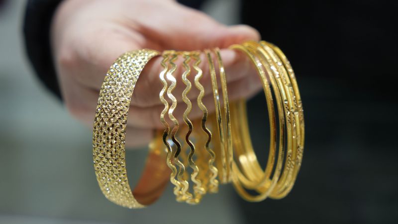 Samsun'da altında yeni moda: Ajda model bilezikler