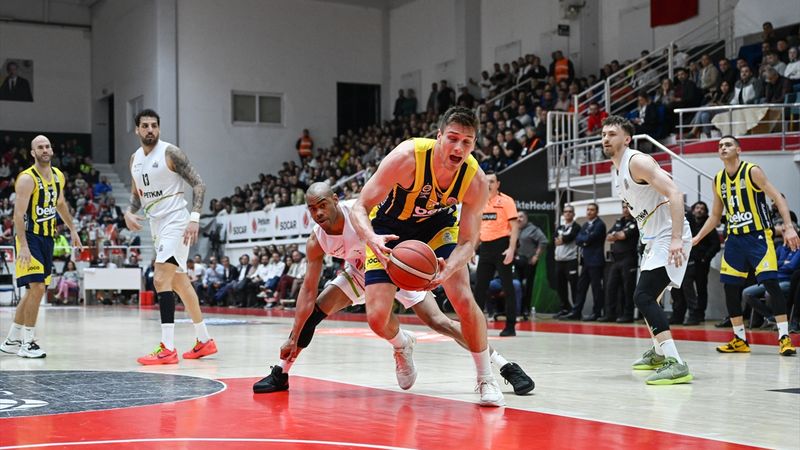 Fenerbahçe deplasmanda Aliağa Petkimspor'u mağlup etti