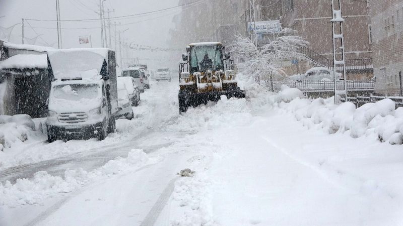 Bitlis'te eğitime kar engeli