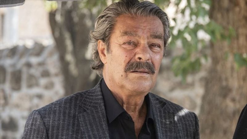 Usta oyuncu Kadir İnanır'ın sağlık durumuyla ilgili yeni gelişme! Hastaneden açıklama var