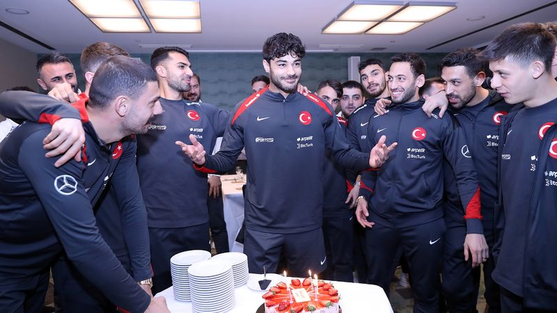 Ozan Kabak'ın doğum günü kutlandı