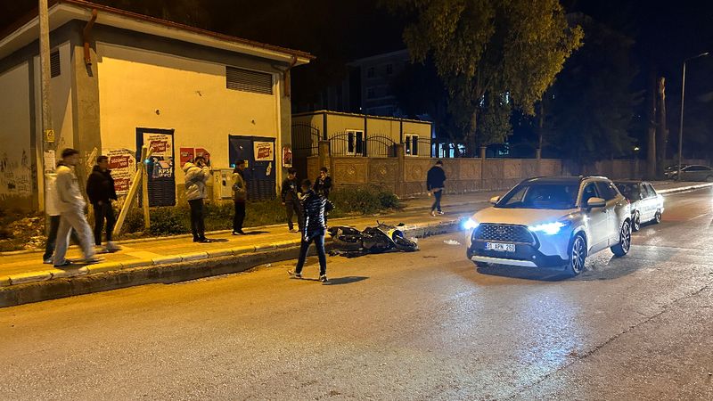 Hatay'da hafif ticari araç ile motosiklet çarpıştı: 2 yaralı