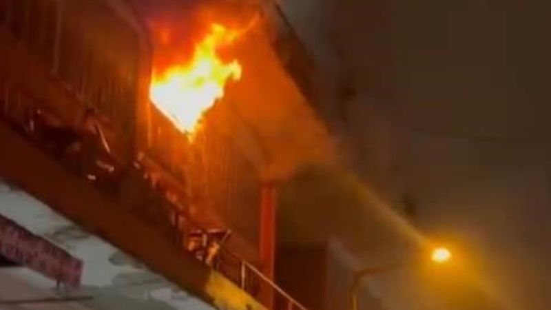 Ümraniye'de iş yerinde korkutan yangın