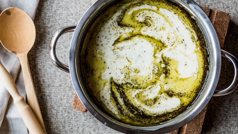 Yayla çorbasına birkaç damla ondan ekleyin, kesilmeye son verin...