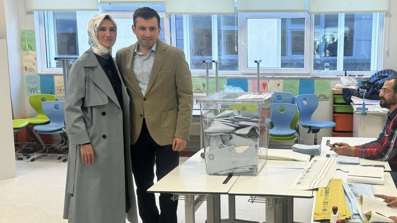 Selçuk ve Sümeyye Bayraktar çifti oyunu kullandı