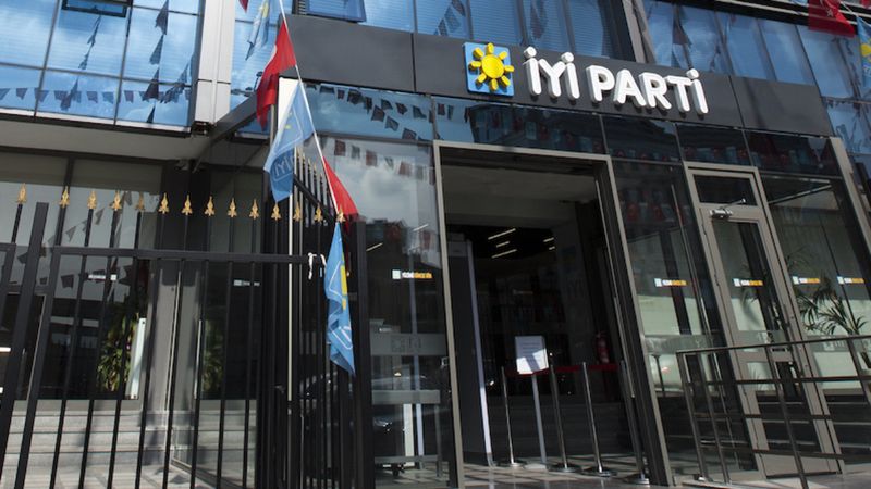 Seçim sonrası İYİ Parti'de ilk istifa! Görevini bırakan Bilge Yılmaz, Akşener’i de istifaya davet etti