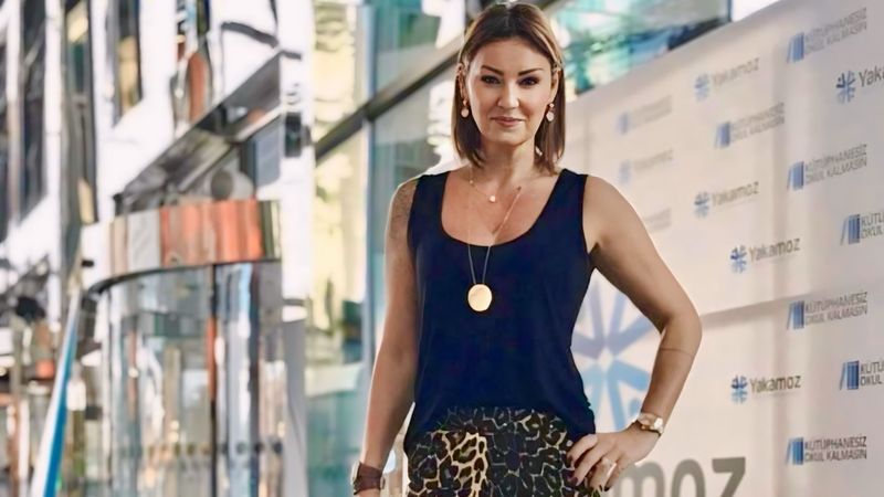 Seçim sonuçları sonrası ünlülerin paylaşımları! 