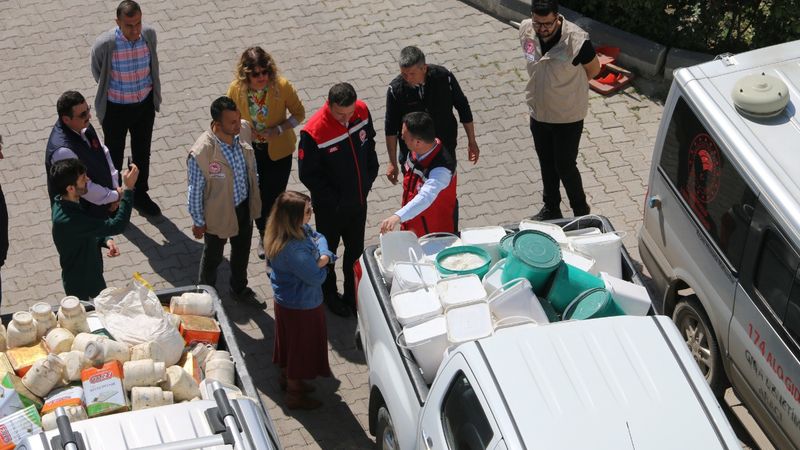 Osmaniye'de tarihi geçmiş 1 ton 432 kilo peynir tespit edildi