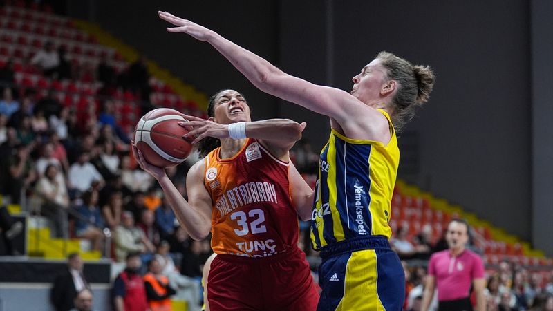 Galatasaray'ı derbide yenen Fenerbahçe finale yükseldi