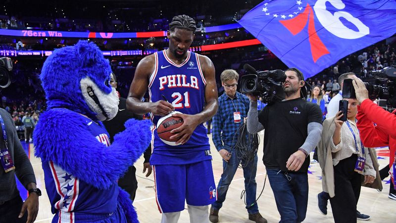 Sakatlığını atlatan Joel Embiid, Philadelphia Sixers'ı galibiyete taşıdı