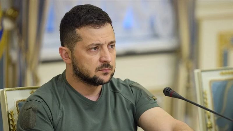 Ukrayna Devlet Başkanı Zelensky, seferberlik yaşını 27'den 25'e düşürdü
