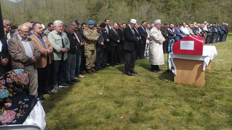Kayseri'de askeri birliğinde yatağında ölü olarak bulunan asker toprağa verildi