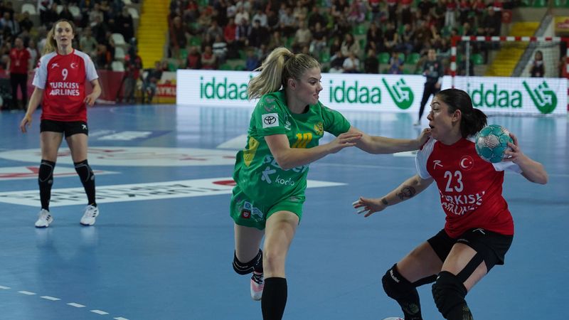 A Milli Kadın Hentbol Takımı, Karadağ’a yenildi