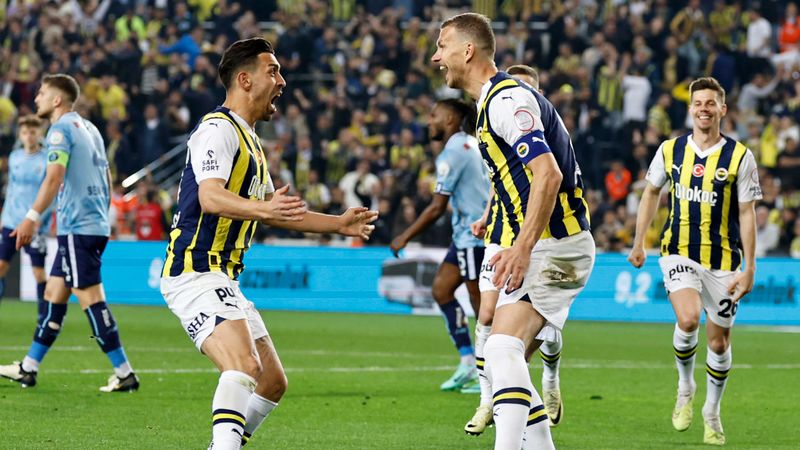 İrfan Can Kahveci, taçı hızlı kullandı! Edin Dzeko golü buldu