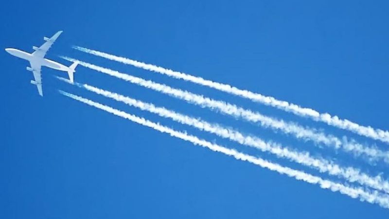 Yakıt kalıntısı sanmayın! Bakın uçaklar neden iz bırakıyor