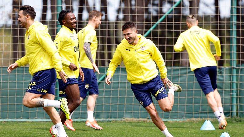 Olympiakos maçına hazırlanan Fenerbahçe'ye Cengiz Ünder müjdesi