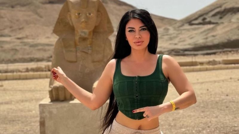 Şarkıcı  Ebru Polat tesettüre girdi, gören şaştı kaldı! “Çok yakışmış!”