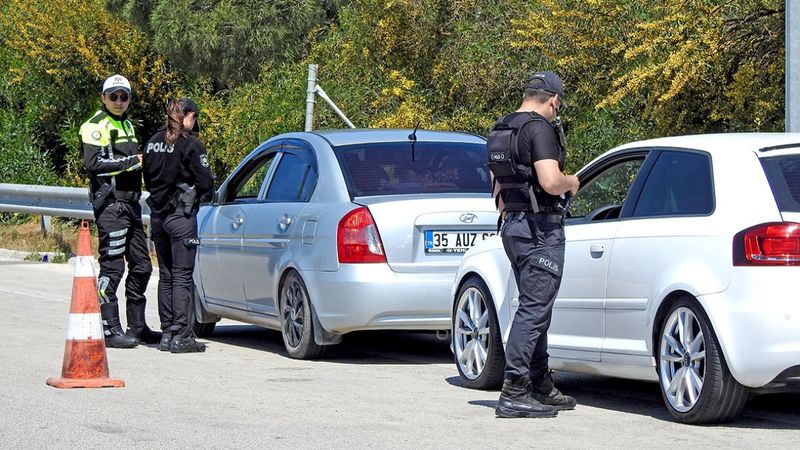 Çeşme'ye turist akını: Nüfus 1 milyona dayandı