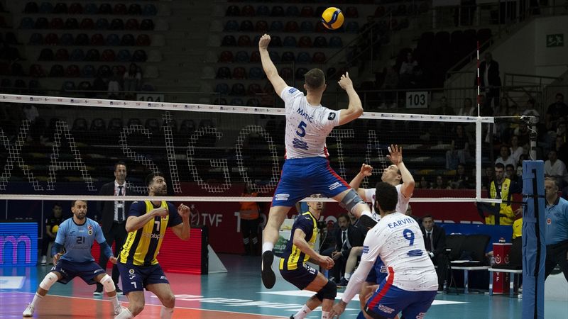 Fenerbahçe'yi yenen Halkbank, final serisinde öne geçti