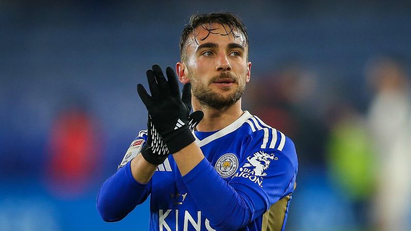 Okan Buruk, Yunus Akgün'ün dönmesini istiyor