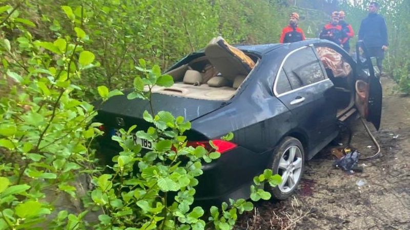 Rize'de otomobil şarampole yuvarlandı: 1 ölü 1 yaralı