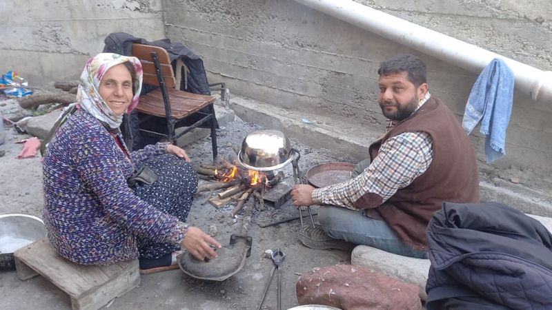 Aydın'da çırak bulamayınca işi hanımına öğretti: Şimdi zamanla yarışıyorlar