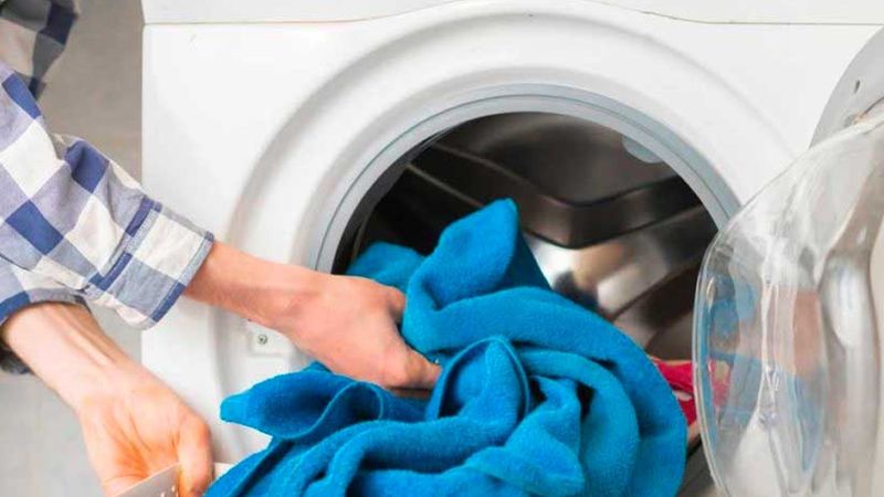 Hareket eden çamaşır makinesine dikkat! Bakın neden sallanıyormuş