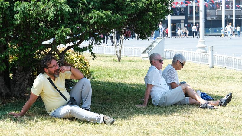 Mehmet Özhaseki'den vatandaşlara sıcak hava uyarısı