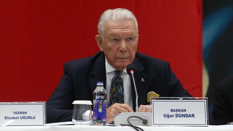 Uğur Dündar'dan babalık testi iddialarına yanıt: DNA incelemesini bitirdi