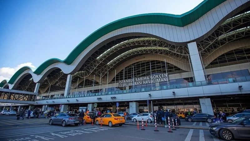 Sabiha Gökçen'de bayram trafiği 1 milyon yolcuyu aştı